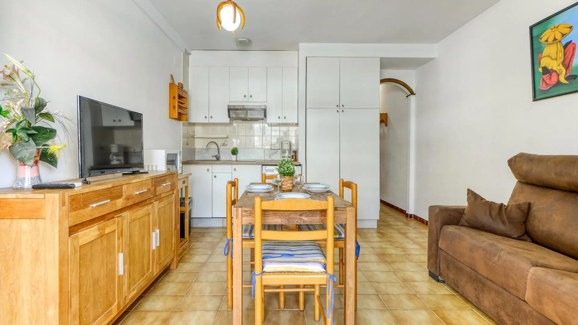 Apartment With View Росас